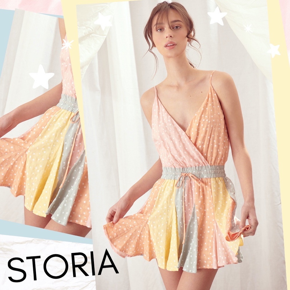 📌 STORIA Sexy Star Print Skort Romper Elasticized Waist Intricate Pleats V-Neck - Picture 2 of 12